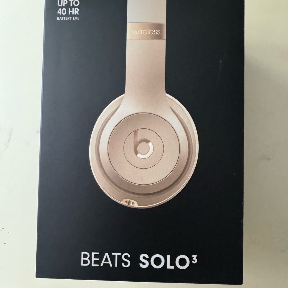 Beats by Dre Solo3 Wireless Headphones - Gold